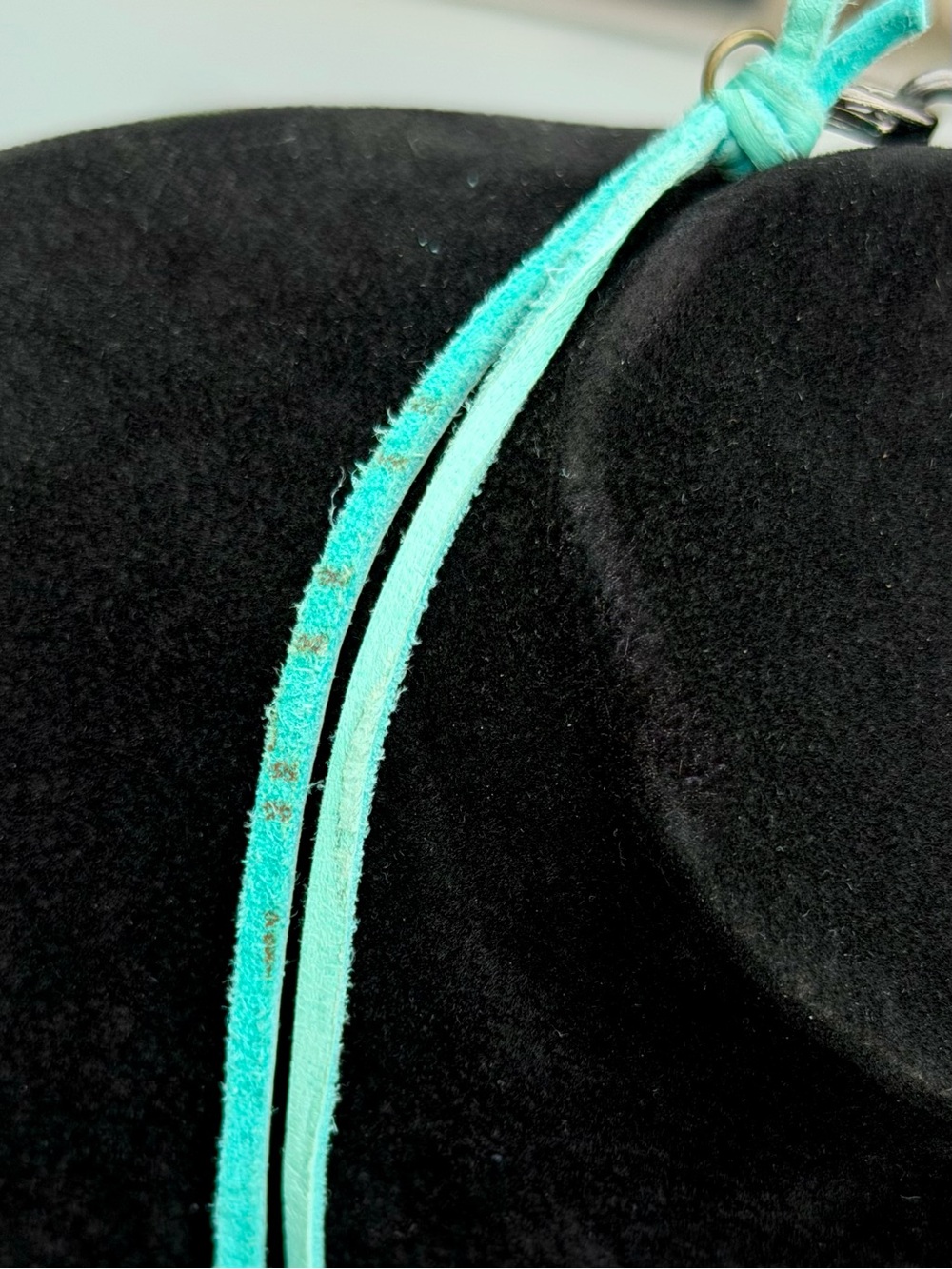 Blue Speckled Stone Donut Pendant Turquoise Suede 21-1/2” Necklace - Picture 4 of 5